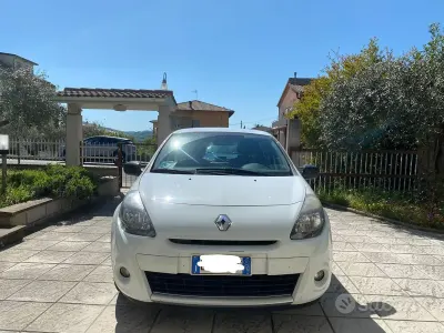 Usata Renault Clio Dynamique 75 CV (55 kW) 2011 Bianco Utilitaria