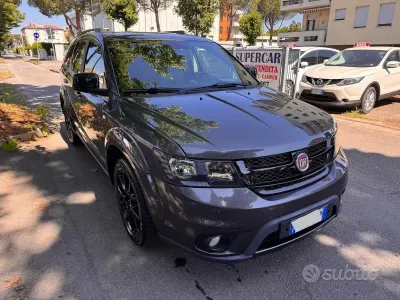 Usata Fiat Freemont 170 CV (125 kW) 2015 Grigio SUV