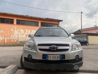 Usata Chevrolet Captiva 127 CV (93 kW) 2009 Grigio SUV