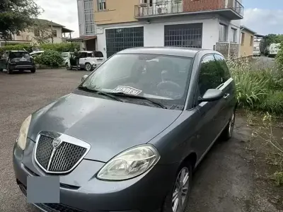 Usata Lancia Ypsilon 60 CV (44 kW) 2009 Grigio Utilitaria