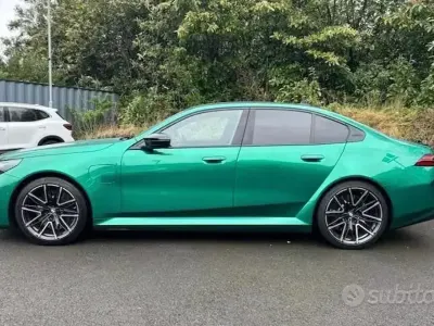 Begagnad BMW M5 Efficient Dynamics 727 HK (534 kW) 2025 Grön Sedan