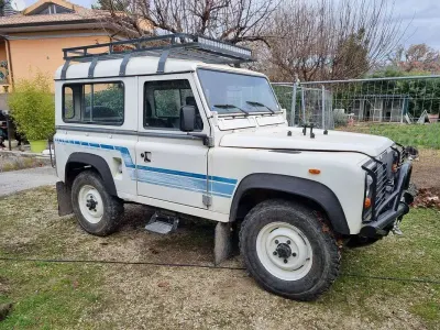 Usata Land Rover Defender 86 CV (63 kW) 1987 Bianco SUV