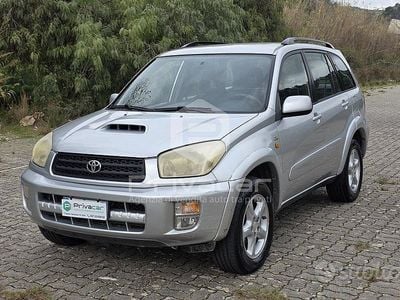 Usata Toyota RAV4 116 CV (85 kW) 2002 Grigio SUV