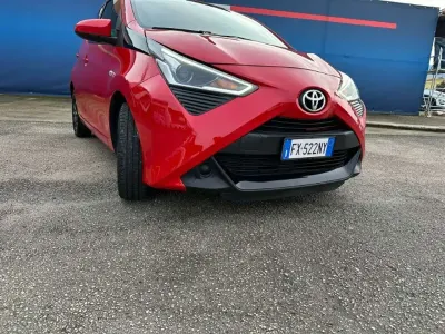 Second-hand Toyota Aygo Connect Style 72 CP (52 kW) 2019 Roșu Hatchback