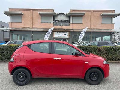 Usata Lancia Ypsilon Gold 69 CV (50 kW) 2021 Rosso Utilitaria