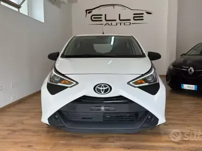 Usata Toyota Aygo Connect Style 72 CV (52 kW) 2021 Bianco Utilitaria