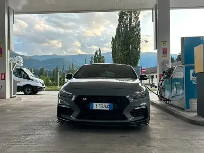 Usata Hyundai i30 275 CV (202 kW) 2025 Grigio Berlina