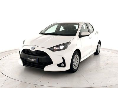 Usata Toyota Yaris Hybrid Business Edition 92 CV (67 kW) 2023 Bianco
