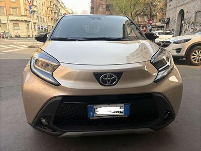 Usata Toyota Aygo X Lounge 72 CV (52 kW) 2022 Beige SUV