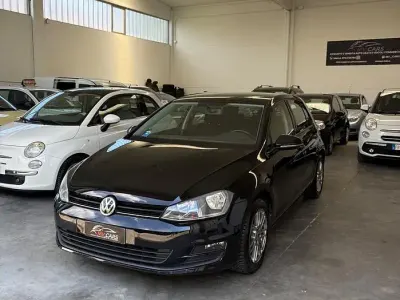 Usado VW Golf VII Comfortline 90 CV (66 kW) 2014 Negro Berlina