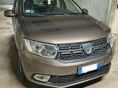Usata Dacia Sandero Comfort 75 CV (55 kW) 2018 Marrone Utilitaria