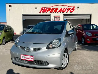 Usata Toyota Aygo Connect Style 68 CV (50 kW) 2006 Grigio Utilitaria
