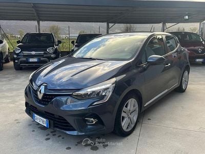 Usata Renault Clio V Business 101 CV (74 kW) 2021 Gray Berlina