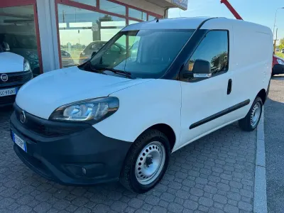 Usata Fiat Doblò Easy 120 CV (88 kW) 2019 Bianco Monovolume