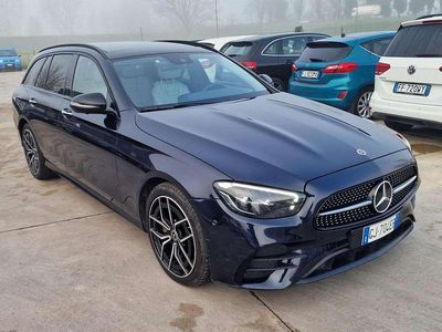 Usata Mercedes E220 Premium Plus 200 CV (147 kW) 2022 Nero Station wagon