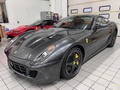 Usata Ferrari 599 620 CV (456 kW) 2010 Grigio scuro Coupé
