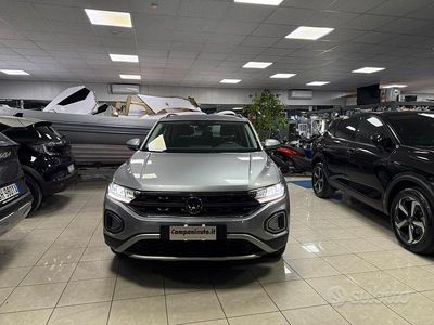 Usata VW T-Roc Life 110 CV (80 kW) 2022 Grigio SUV