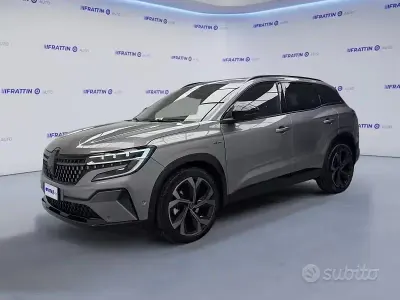 Usata Renault Austral Iconic Esprit Alpine 200 CV (147 kW) 2024 Gray SUV