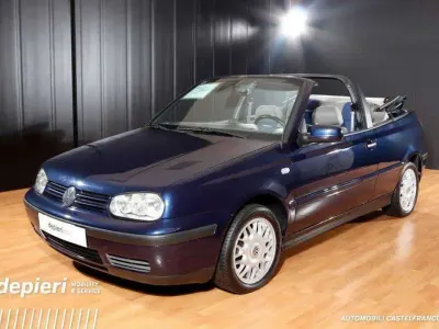 Usata VW Golf Cabriolet Trendline 101 CV (74 kW) 2000 Blu/azzurro Cabrio