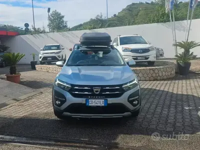 Usata Dacia Sandero Comfort 101 CV (74 kW) 2021 Grigio Berlina