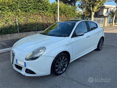 Usata Alfa Romeo Giulietta Distinctive 105 CV (77 kW) 2013 Bianco Utilitaria