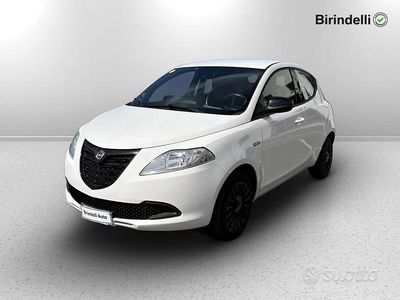 Usata Lancia Ypsilon 69 CV (50 kW) 2015 Bianco Utilitaria