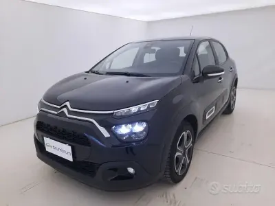 Usado Citroën C3 Shine 102 CV (75 kW) 2023 Negro Utilitario