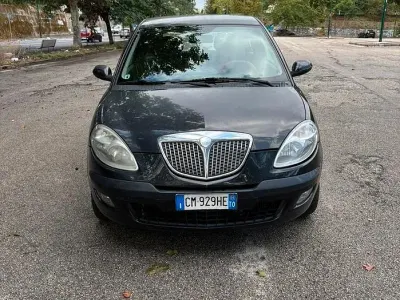 Usata Lancia Ypsilon 70 CV (51 kW) 2004 Utilitaria