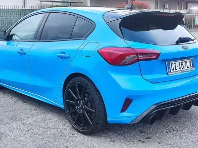 Usata Ford Focus ST 280 CV (205 kW) 2020 Blu/azzurro Berlina