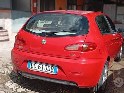 Usata Alfa Romeo 147 120 CV (88 kW) 2006 Rosso Utilitaria