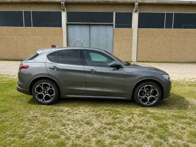 Käytetty Alfa Romeo Stelvio Veloce 209 HP (153 kW) 2020 Harmaa Katumaasturi
