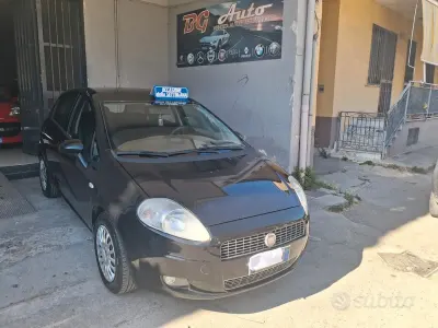 Usata Fiat Grande Punto 75 CV (55 kW) 2011 Nero Utilitaria