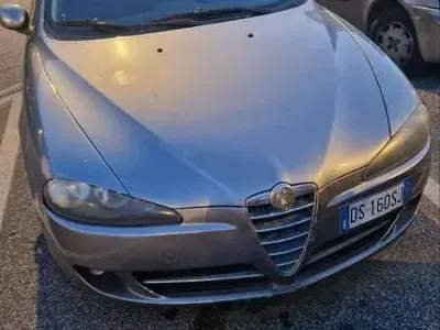 Usata Alfa Romeo 147 Progression 105 CV (77 kW) 2008 Grigio Utilitaria