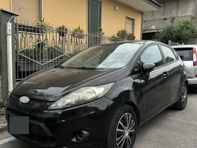 Usata Ford Fiesta 68 CV (50 kW) 2010 Nero Berlina