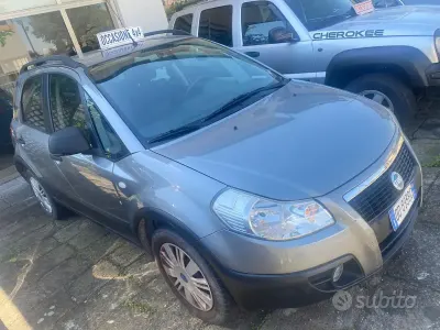 Usata Fiat Sedici Dynamic 107 CV (78 kW) 2006 Grigio SUV