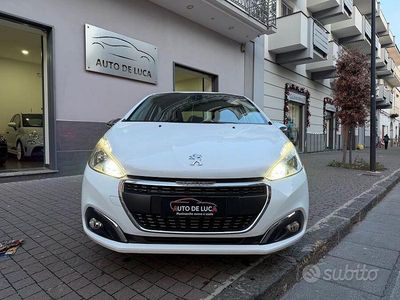 Usata Peugeot 208 Allure 82 CV (60 kW) 2017 Bianco Utilitaria