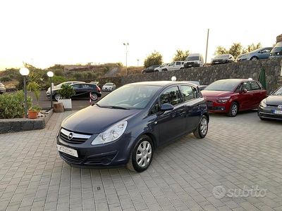 Usata Opel Corsa Enjoy 80 CV (58 kW) 2009 Blu Berlina