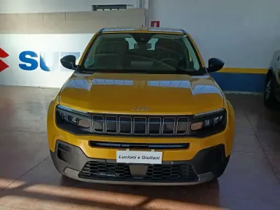 Usata Jeep Avenger Longitude 101 CV (74 kW) 2023 Oro SUV