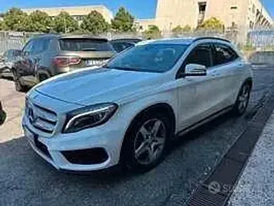 Usata Mercedes GLA200 Premium 136 CV (100 kW) 2017 Bianco SUV