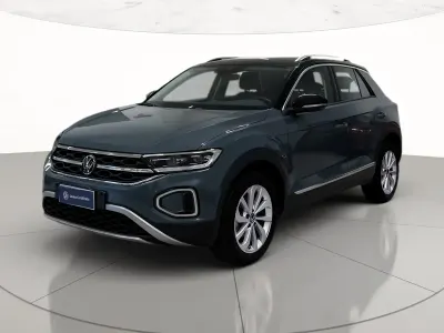 Usata VW T-Roc Style 115 CV (84 kW) 2025 Petroleum blue metallizzato nero SUV