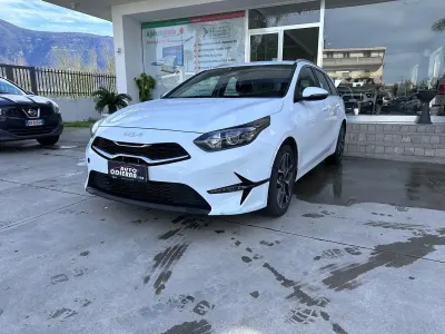 Usata Kia Ceed Sportswagon 135 CV (99 kW) 2022 Bianco Station wagon