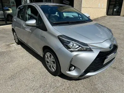 Gebraucht Toyota Yaris Hybrid Active 101 PS (74 kW) 2020 Other Limousine
