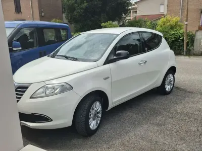 Usata Lancia Ypsilon 80 CV (58 kW) 2014 Utilitaria