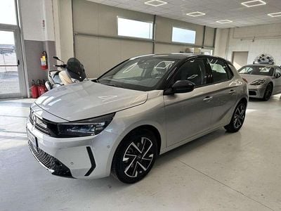 Usata Opel Corsa S 101 CV (74 kW) 2025 Crystal silver tetto nero Utilitaria