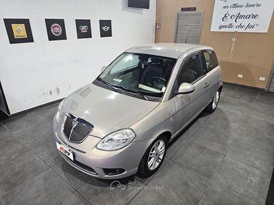 Usata Lancia Ypsilon 77 CV (56 kW) 2010 Marrone Utilitaria