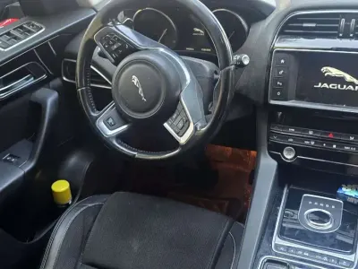 Usata Jaguar F-Pace R-Sport 179 CV (131 kW) 2017 Nero SUV