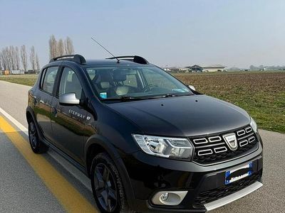 Usata Dacia Sandero 90 CV (66 kW) 2018 Grigio Utilitaria