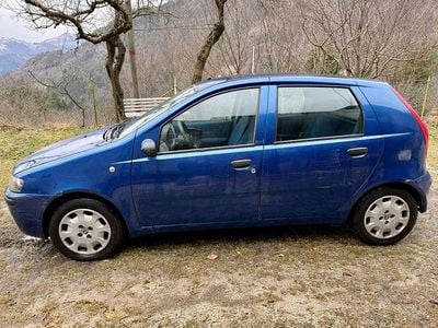 Usata Fiat Punto 60 CV (44 kW) 2002 Blu/azzurro Utilitaria