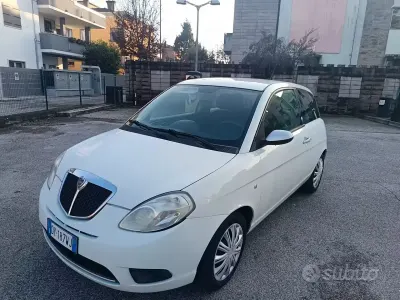 Usata Lancia Ypsilon 77 CV (56 kW) 2009 Bianco Utilitaria