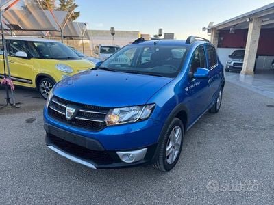 Usata Dacia Sandero Stepway 90 CV (66 kW) 2016 Blu Berlina